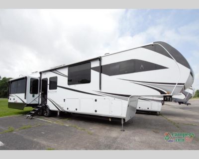 2025 Grand Design Solitude 388MBS