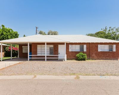 4 Bedroom 2BA 1503 ft Pet-Friendly House For Rent in Phoenix, AZ