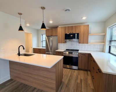 2 Bedroom 1BA 1248 ft Pet-Friendly Apartment For Rent in Minneapolis, MN