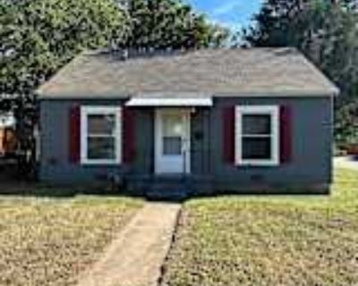 2 Bedroom 1BA 975 ft² Pet-Friendly House For Rent in Tulsa, OK 4704 E 7th St