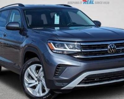 Used 2023 Volkswagen Atlas SE with Technology