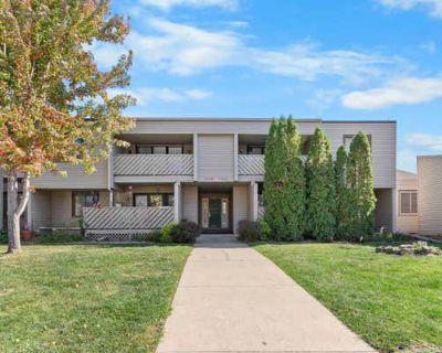 2 Bedroom 1BA 874 ft Condominium For Sale in WATERLOO, IA