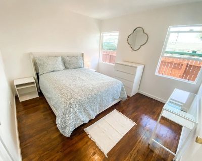 Bright, Remodeled, Fully Furnished Room Near ElCo