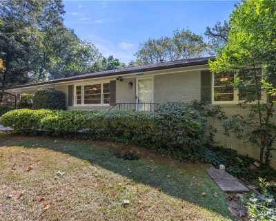 4 Bedroom 2BA 2343 ft Apartment For Rent in Atlanta, GA