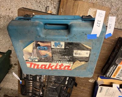 S 127: Makita Battery Powered Drill