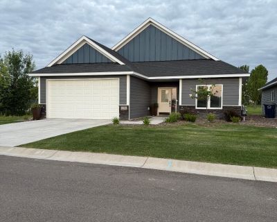 2 Bedroom 2BA 1454 ft Townhouse For Sale in Lindstrom, MN