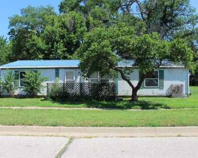 3 Bedroom 2BA 1456 ft Single Family Home For Sale in EL DORADO, KS