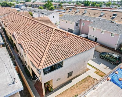 3 Bedroom 3BA 1211 ft Townhouse For Sale in Downey, CA
