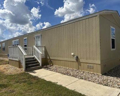 3 Bedroom 2BA 1216 ft Mobile Home For Rent in Pflugerville, TX