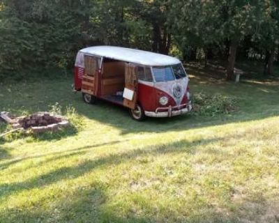 1962 VW 11 Window Splitwindow Bus Kombi Camper
