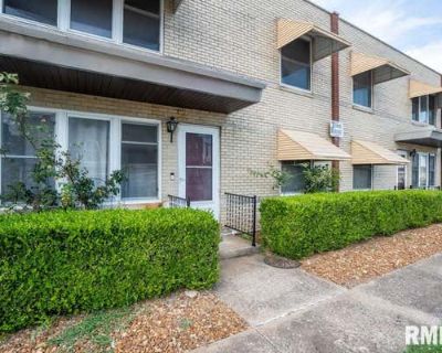 2 Bedroom 1BA 1255 ft Condominium For Sale in MURPHYSBORO, IL