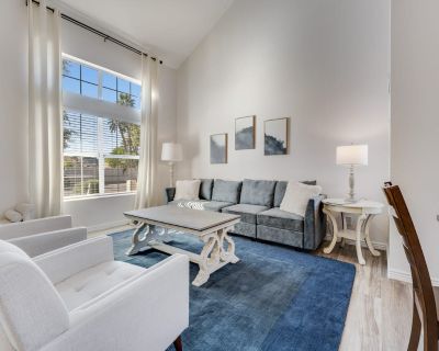 3 Bedroom 2.5BA Pet-Friendly House Vacation Rental in Living Under Par, Phoenix,...
