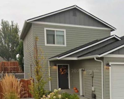 3-Bed, 2.5-Bath Townhome w/ 2-Car Garage. image_url. In unit laundry Granite counters Dishwasher Pet friendly Garage Recently renovated Unit Amenities air conditioning dishwasher garbage disposal granite counters in unit laundry microwave oven range refrigerator recently renovated stainless steel Property Amenities pet friendly on-site laundry parking garage. 3 Bedroom. 2.5 Bathroom. 1445 ft