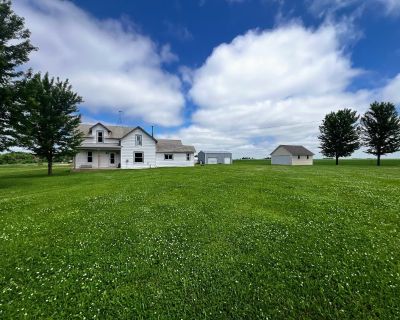 3 Bedroom 1BA 1433 ft Single Family House For Sale in Greenville, IA
