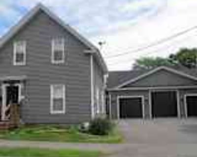 3 Bedroom 2BA 2198 ft² Pet-Friendly House For Rent in Bangor, ME 239 Pearl St