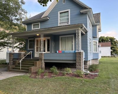 5 Bedroom 2BA 2185 ft² Residential For Sale in Ludington, MI