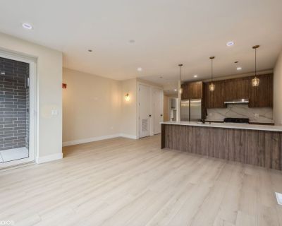 2 Bedroom 2BA 1215 ft Pet-Friendly Apartment For Rent in Chicago, IL