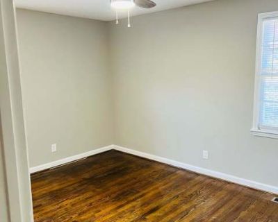 3 Bedroom 2BA 1247 ft Pet-Friendly Apartment For Rent in Charlotte, NC