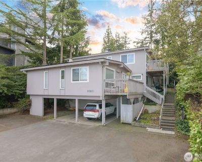 2 Bedroom 820 ft House For Rent in Kirkland, WA