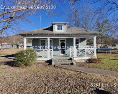 5261 Evitt St, Ringgold GA 30736. SUMMARY: Discover an opportunity with this Ringgold house for rent and available for $1,100. This could be your next ideal home or a smart investment. More details await. SCHEDULE A SHOWING ONLINE AT: showmojo.com/lrbe/*** ---- This is a spacious two-bedroom one bath conveniently located near downtown (adsbygoogle = window.adsbygoogle || []).push({}); Ringgold,...