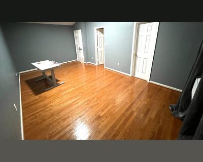 Room for Rent with Private Bathroom in 4 bedrooms House, Bowie, Maryland