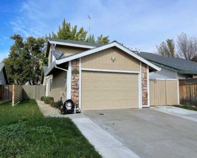 Gorgeous 3 Bedroom1/2 Plex in Elk Grove. Elk Grove has a diverse population, lots of entertainment options and easy commuter access. In unit laundry Patio / balcony Granite counters Dishwasher Garage Recently renovated Unit Amenities dishwasher granite counters in unit laundry microwave oven patio / balcony range refrigerator recently renovated Property Amenities on-site laundry parking garage....