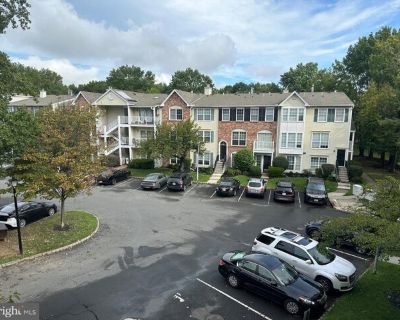 Versailles Ct, Hamilton, Flat For Rent