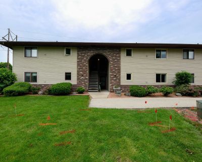 2 Bedroom 1BA 872 ft Condo For Sale in Oshkosh, WI