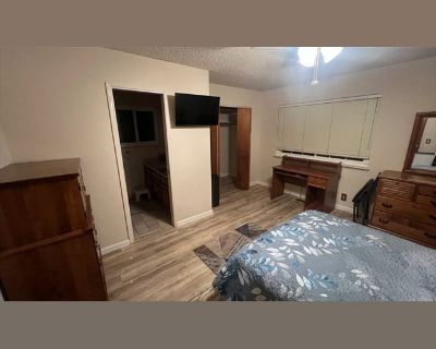 From 26 to 60 years old. House. 4 bedrooms total. 1 bedrooms available (Single Room). 2 bathrooms. 0 months minimum stay. Available now. Furnished . Garden . Parking . Private bath . Terrace/ Balcony . TV . Wifi .. Fully Furnished Primary Suite w/Full Bath in San Jose - Cambrian. Rent: $1600/month Utilities: $100/month Security Deposit: $1600 Single occupancy. Available immediately, $3300 to mo...