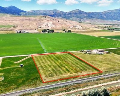 Single Family Home For Sale in CLIFTON, ID