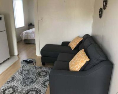 2 Bedroom 1BA 400 ft Apartment For Rent in Honolulu, HI