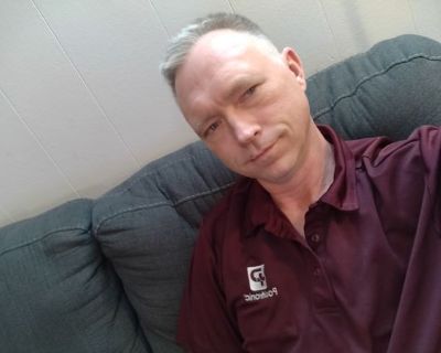 Wyatt - Needs a House on iROOMit or a Room