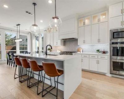 2500 Whitewood Drive. image_url. Patio / balcony Granite counters Hardwood floors Dishwasher Garage Walk in closets Unit Amenities bathtub dishwasher fireplace granite counters hardwood floors microwave oven patio / balcony walk in closets Property Amenities clubhouse parking playground pool bbq/grill garage internet access media room tennis court pickleball. 4 Bedroom. 5 Bathroom. 3764 ft