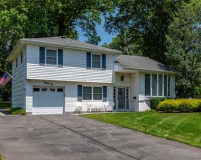 3 Bedroom 3BA 1531 ft Single Family Home For Sale in NEW CITY, NY