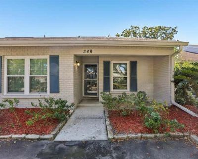 2 Bedroom 1BA 939 ft Condominium For Sale in SAFETY HARBOR, FL