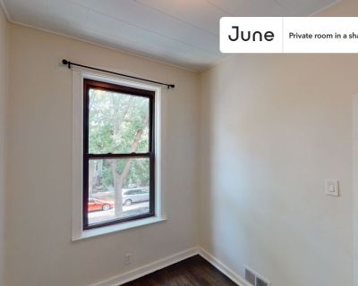 Full bedroom in 3 bed/1.5 bath home in Logan Square  #1369 A (Has a Condo)...