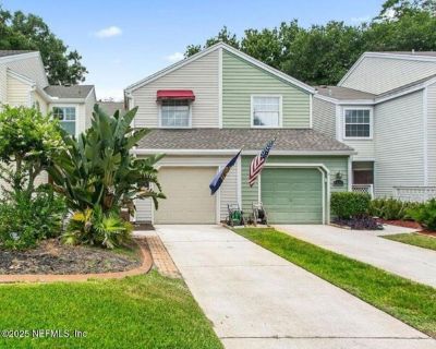 1518 Spindrift Cir W. Amazing opportunity to live close to dining, shopping and the beach! This fantastic townhome community is a hidden treasure and a bike ride to the Beach! Features Brazilian cherry floors in all living areas and bedrooms. Tile in wet areas. Living/dining room combo. Eat in kitchen (newly remodeled) with SS appliances overlooks the living/dining area and a great flow for ent...