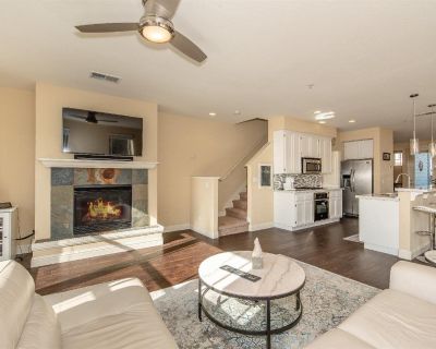 3 Bedroom 2BA 1850 ft Condo For Sale in Windsor, CA