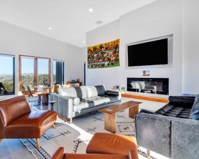 3 Bedroom 2BA Pet-Friendly House Vacation Rental in Casa Nicole, Yucca Valley, CA