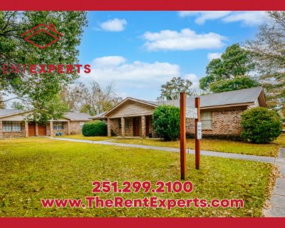 2 Bedroom 1BA 1000 ft Pet-Friendly Apartment For Rent in Robertsdale, AL