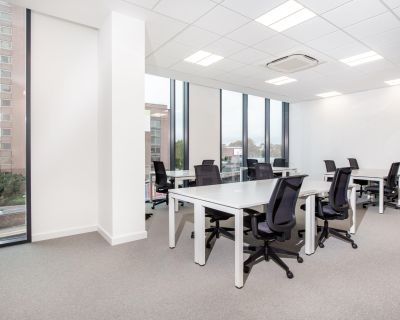 24/7 access to open plan office space for 15 persons in S Main Street