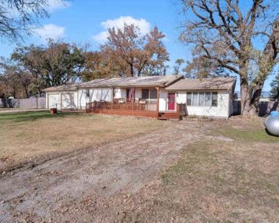 3 Bedroom 1BA 3621 ft Single Family Home For Sale in MCPHERSON, KS