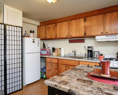 148 Roberta Jean Ave. Welcome home to Littletown Village TOWNHOME Apartments!! Deal! Deal!! Deal!!! Pay rent of an apartment and live in spacious townhouses! All new remodeled townhomes with new flooring, and new bath in most units. Award winning Littlestown Schools! MULTIPLE UNITS ARE AVAILABLE FOR RENT. Quite community with plenty of parking! Tenant pays Water, sewer, electric and gas. Landlo...