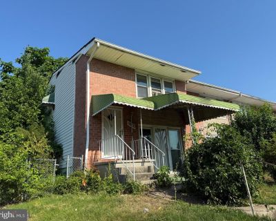 3 Bedroom 1BA 1368 ft Townhouse For Sale in Baltimore, MD