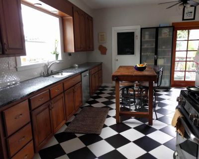 4 beds 2 bath house vacation rental in Alameda, CA