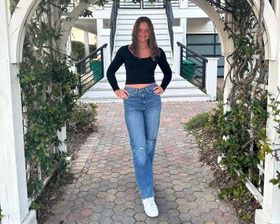 Hi! I am currently a freshman in college, and am looking for a part time nanny job this summer.