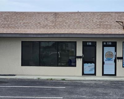 6818 ft Commercial Property For Rent in Venice, FL