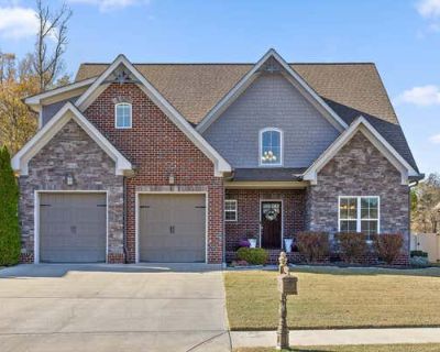 4 Bedroom 3BA 2750 ft Single Family Home For Sale in CHATTANOOGA, TN