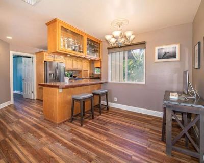 Available on: october 26. Furnished. Parking available * Internet included * LGBTQ+ friendly * Students welcome * 40+ years welcome. Now available: a beautifully furnished bedroom with shared bathroom in an executive-style 3-bedroom, 2-bath home in sunny North Kihei. Located on a quiet cul-de-sac with minimal traffic and spectacular sunrise views of Haleakal , this home offers space, comfort, a...