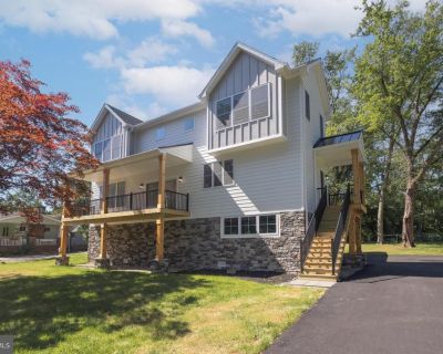 3 Bedroom 2BA 2600 ft Apartment For Rent in Upper Black Eddy, PA